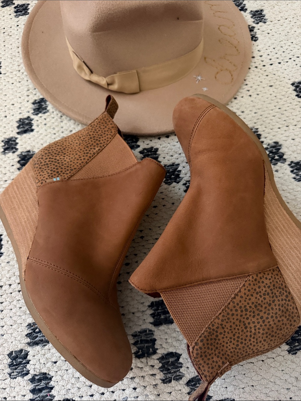 Toms Chestnut Brown Wedge Chelsea Booties
